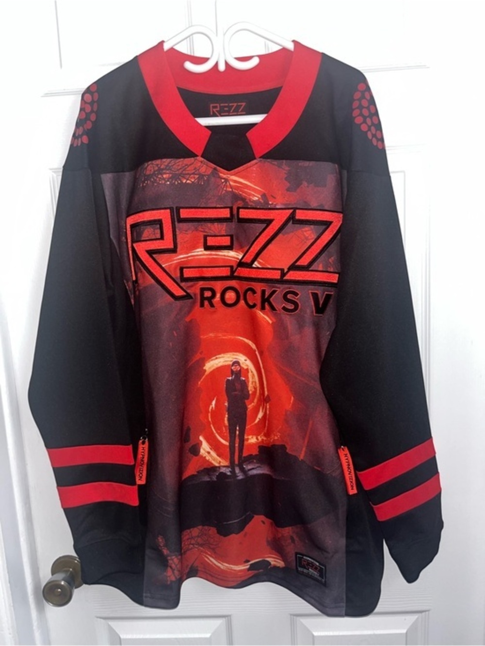Rezz Hypnovizion Rocks V Hockey Jersey Large Men Shirt Rave EDM Merch Red Black